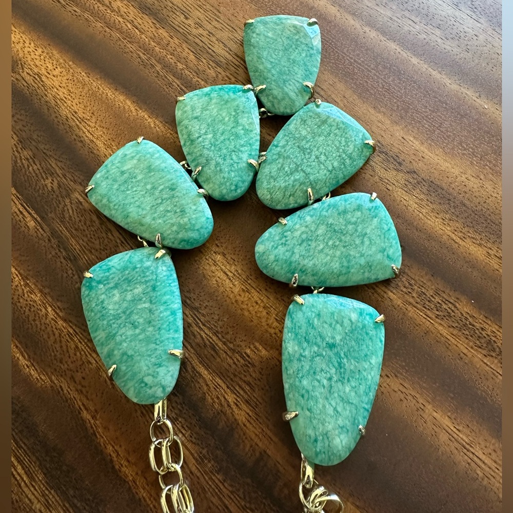 Kendra Scott Harlow Statement Necklace in Amazonite - Picture 8 of 9